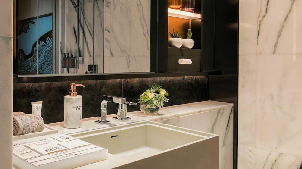 Hyatt Centric Victoria Harbour Hotel Hong Kong Ngoại thất bức ảnh