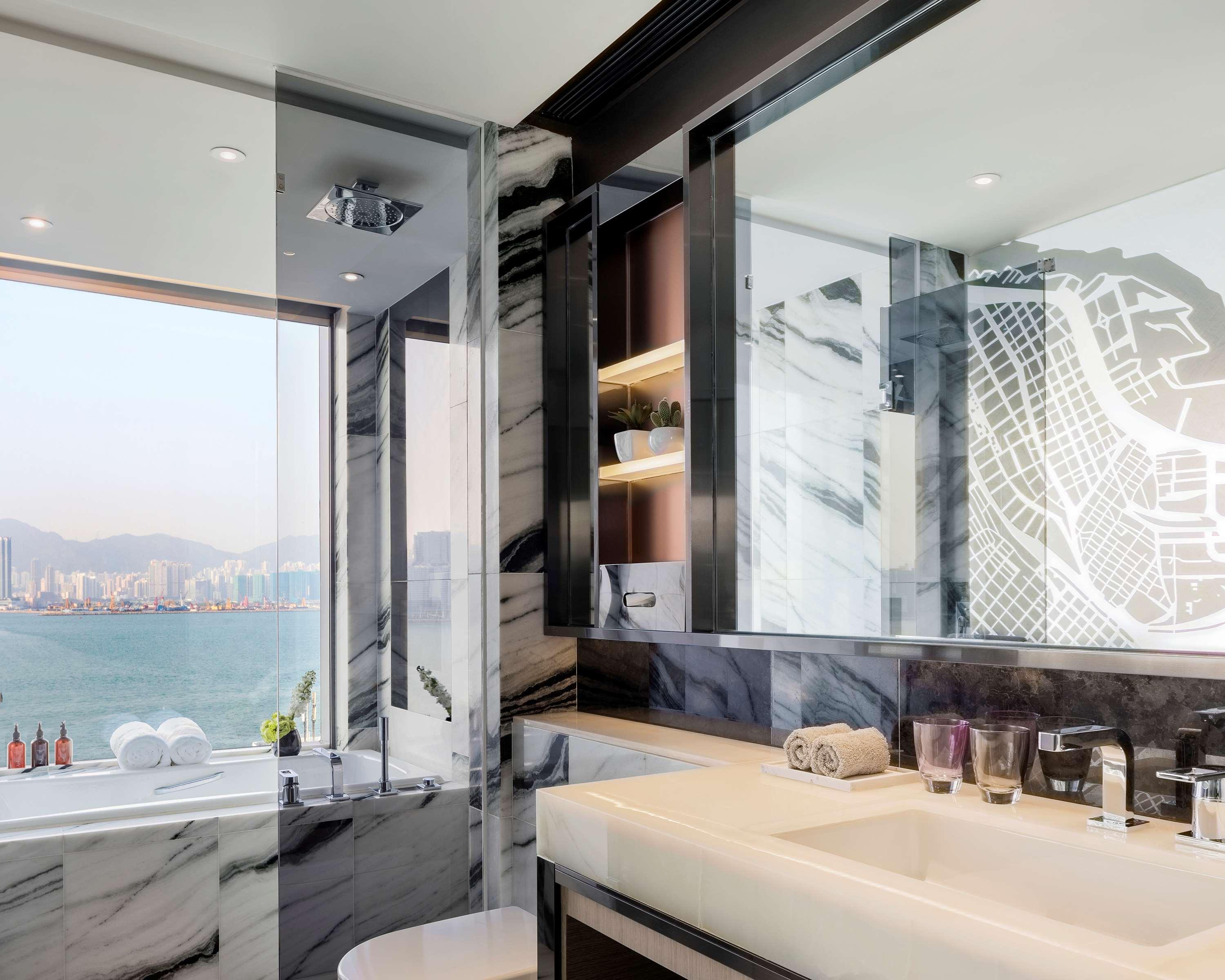 Hyatt Centric Victoria Harbour Hotel Hong Kong Ngoại thất bức ảnh