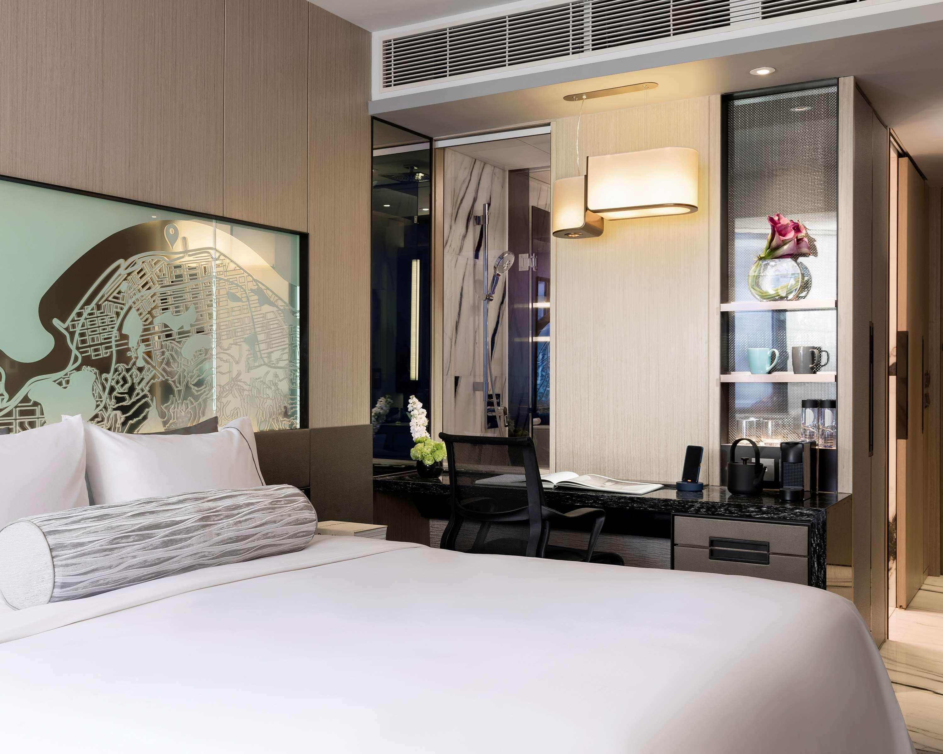 Hyatt Centric Victoria Harbour Hotel Hong Kong Ngoại thất bức ảnh
