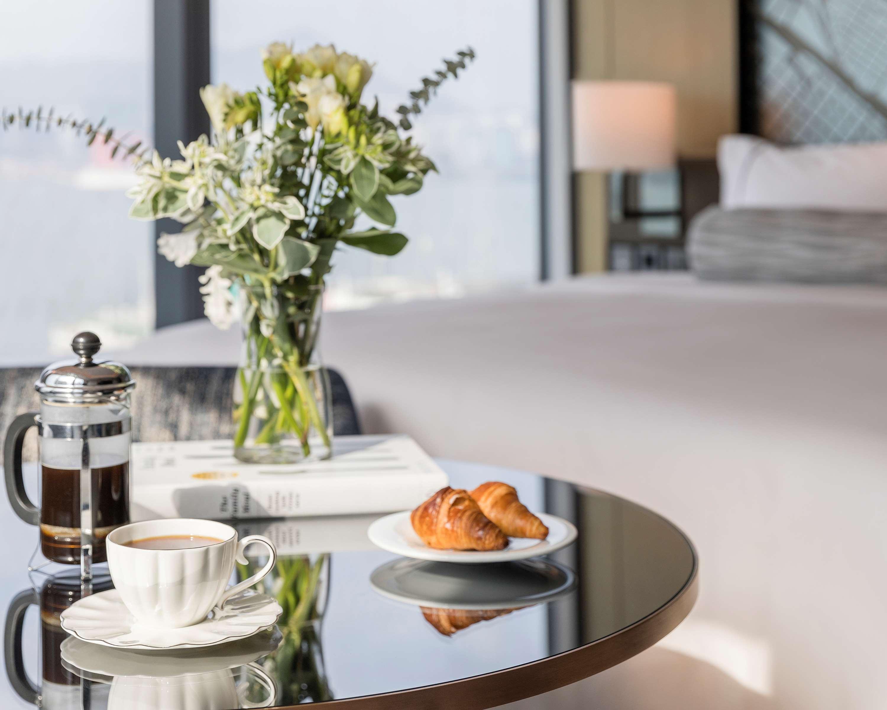Hyatt Centric Victoria Harbour Hotel Hong Kong Ngoại thất bức ảnh